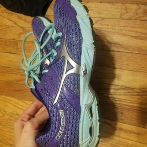 Mizuno wave precision 13